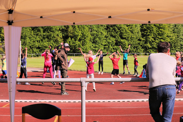 Gemeinsam aktiv: Sportabzeichenfest beim TuS Ebstorf