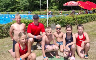 Ebstorfer Schwimmer beim 12 Stunden Schwimmen im Waldbad Bodenteich