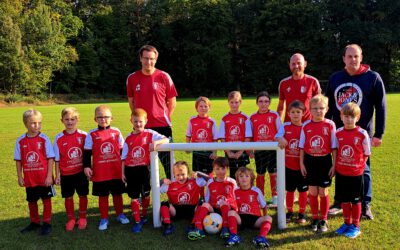 Neue Trikots für das Team der U8-Fußballer